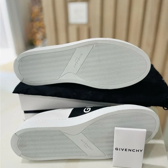 Givency Urban Street Logo Sneaker - Picture 3 of 3